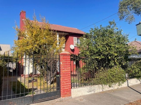 Casa En Venta En U Oa Dormitorios Ba Os R L